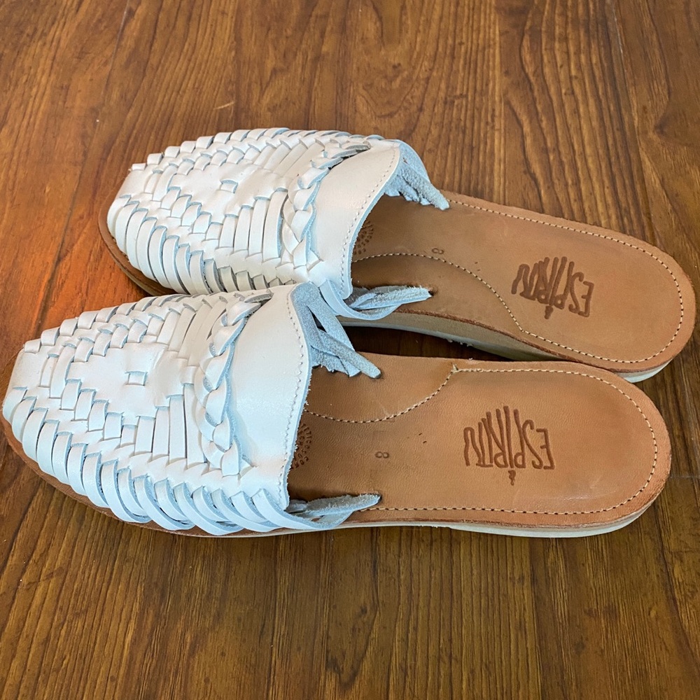 Espiritu Sol Huarache Slip Ons White Leather Sz 8